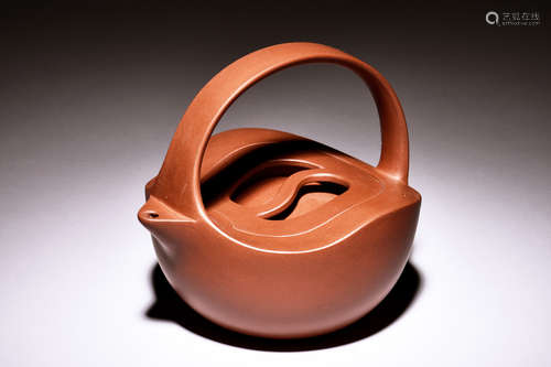 YIXING ZISHA HALF-OVOID TEAPOT WITH LIFTING HANDLE