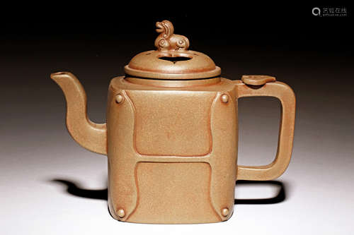 YIXING ZISHA 'MYTHICAL BEAST' RECTANGULAR TEAPOT