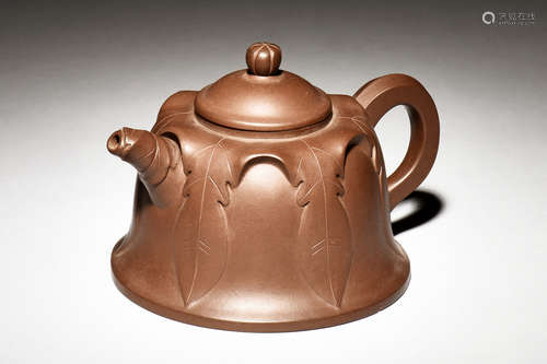 YIXING ZISHA 'LEAF' TEAPOT