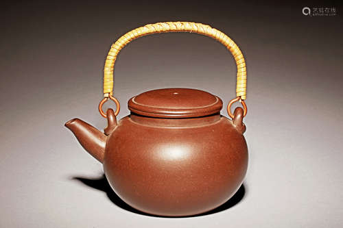 YIXING ZISHA ROUND TEAPOT WITH LIFTING HANDLE