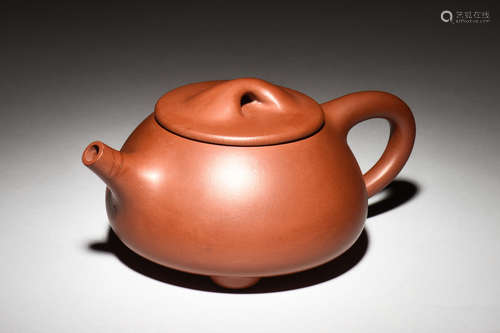 YIXING ZISHA TRIPOD TEAPOT