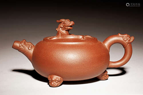 YIXING ZISHA 'MYTHICAL BEAST' TRIPOD TEAPOT