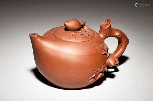 YIXING ZISHA 'PEACH' TEAPOT