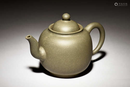 YIXING ZISHA ROUND TEAPOT