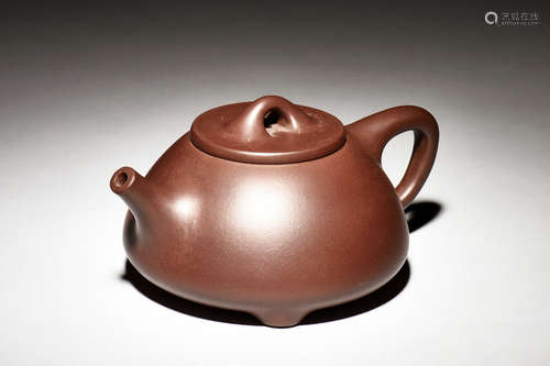 YIXING ZISHA TRIPOD TEAPOT