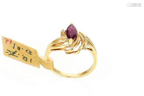 18K YG RUBY RING WITH DIAMOND