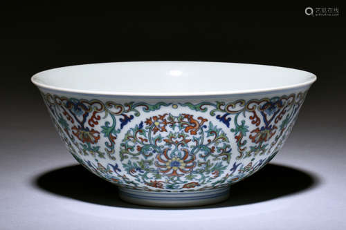 DOUCAI 'FLOWERS' BOWL