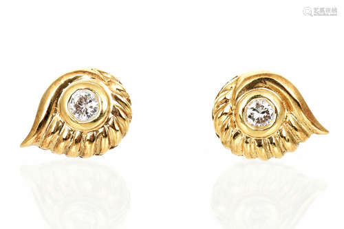 PAIR OF 14K YG DIAMOND EARRING