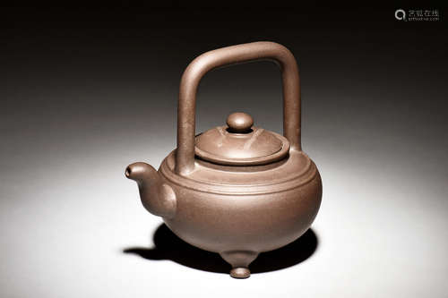 YIXING ZISHA TRIPOD TEAPOT WITH LIFTING HANDLE