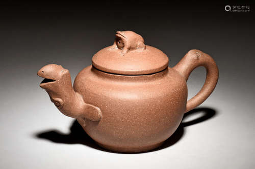 YIXING ZISHA 'MYTHICAL BEAST' TEAPOT