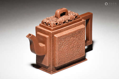 YIXING ZISHA 'CRANES' RECTANGULAR TEAPOT