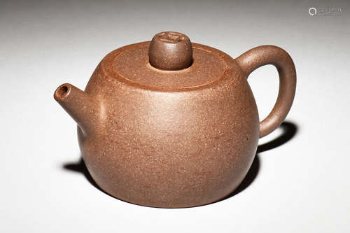 YIXING ZISHA ROUND TEAPOT