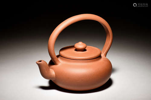 YIXING ZISHA TEAPOT WITH LIFTING HANDLE