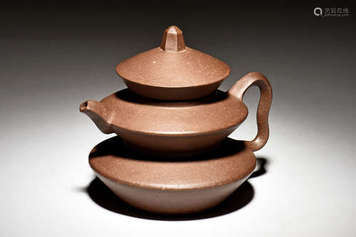 YIXING ZISHA 'PAGODA' TEAPOT