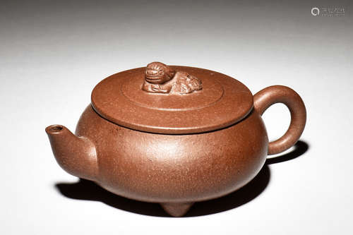 YIXING ZISHA 'MYTHICAL BEAST' TRIPOD TEAPOT