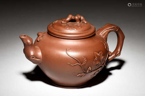 YIXING ZISHA 'GRAPES' TEAPOT