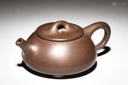 YIXING ZISHA TRIPOD TEAPOT