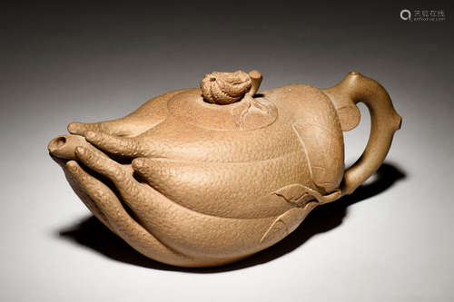 YIXING ZISHA 'BUDDHA'S HAND' TEAPOT