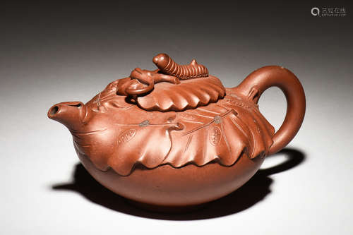 YIXING ZISHA 'LEAF' TEAPOT