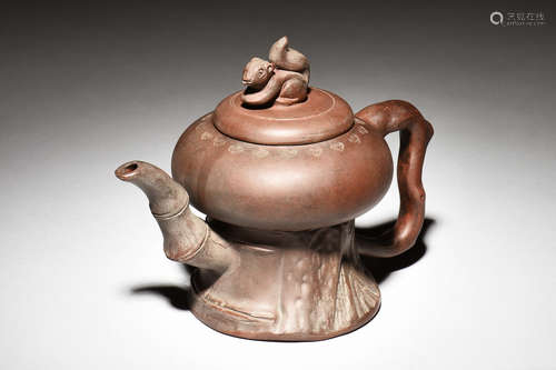 YIXING ZISHA 'SQUIRREL' HIGH STEM TEAPOT