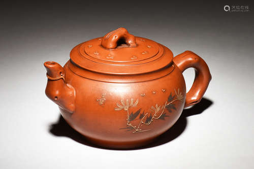 YIXING ZISHA 'CHRYSANTHEMUM FLOWERS' TEAPOT