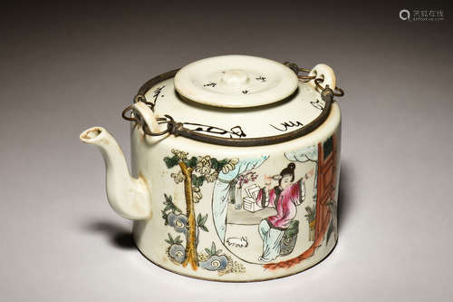 FAMILLE ROSE 'LADY & POETRY' TEAPOT