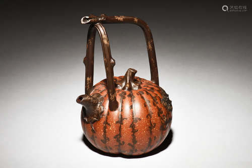 YIXING ZISHA 'PUMPKIN' TEAPOT WITH LIFTING HANDLE