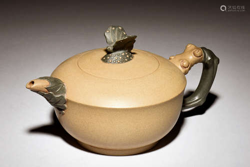 YIXING ZISHA 'BUTTERFLY' TEAPOT