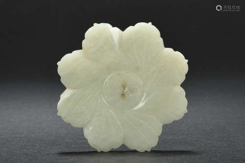 WHITE JADE FLORIFORM PLAQUE