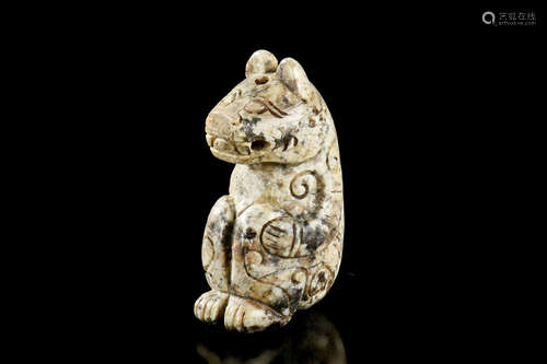 JADE CARVED 'BEAR' ORNAMENT