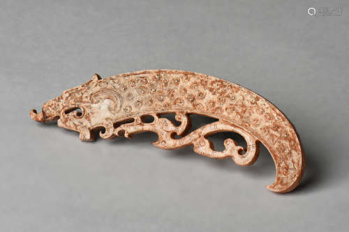 JADE CARVED 'DRAGON' PENDANT, HUANG