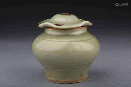 LONGQUAN WARE SMALL COVERED JAR