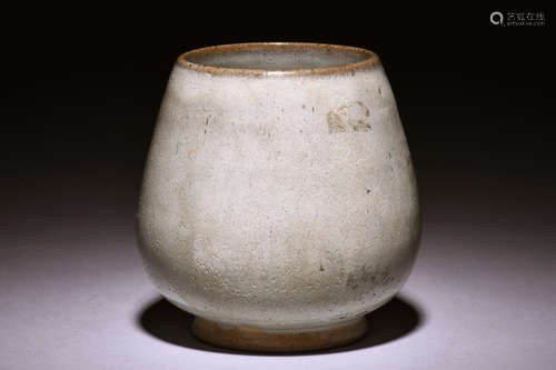 A RARE SONG MOON-WHITE GLAZED JUNG KILN JAR