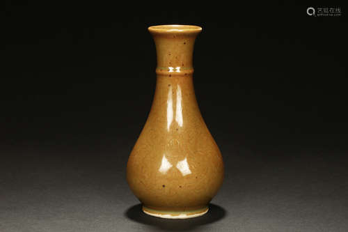 A VERY RARE MING DYNASTY BROWN GLAZED VASE