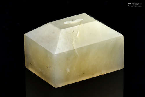 RECTANGULAR CELADON JADE SEAL