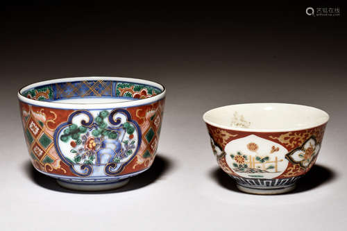 TWO JAPANESE IMARI CUPS