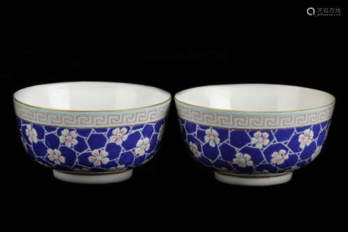 A PAIR OF BLUE GROUND 'FLOWERS' BOWL