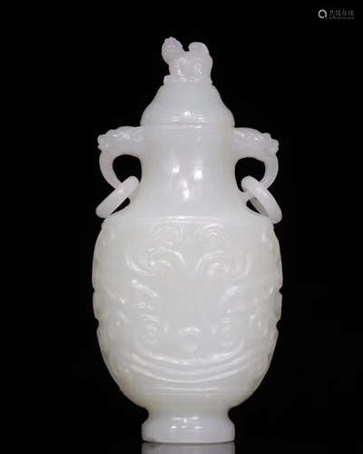 A HETIAN JADE MONSTER SNIFF BOTTLE