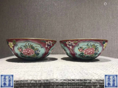 PAIR OF DAQING YONGZHENG NIANZHI MARK FALANGCAI FLOWERS BOWLS