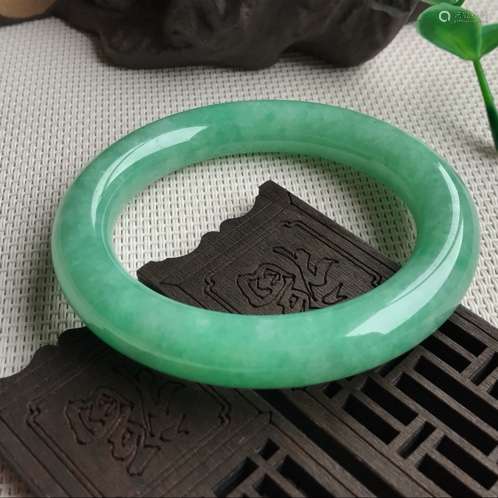 A NATURAL MANLV JADEITE BANGLE