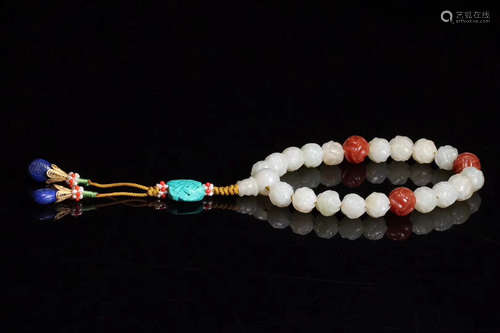 A HETIAN JADE BEADS NECKLACE