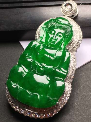 A NATURAL GUANYIN DESIGN MANLV JADEITE SCULPTURE