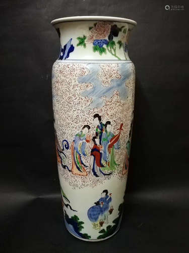 A BLUE&WHITE COLORFUL VASE