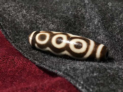 A DZI BEAD