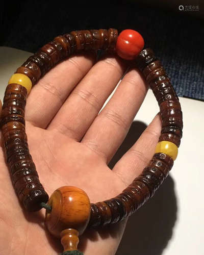 A OLD BEADS BRACELET