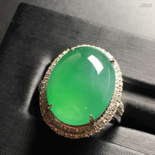 A NATURAL YANGLV JADEITE RING