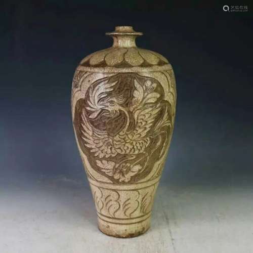 CIZHOU KILN WHITE GLAZE MEI VASE