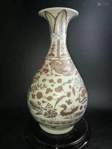 RED UNDERGLAZED CHINESE DUCK YUHUCHUN VASE