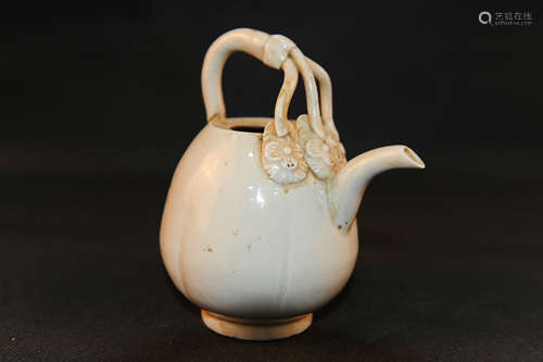 A Chinese White Porcelain Tea Pot