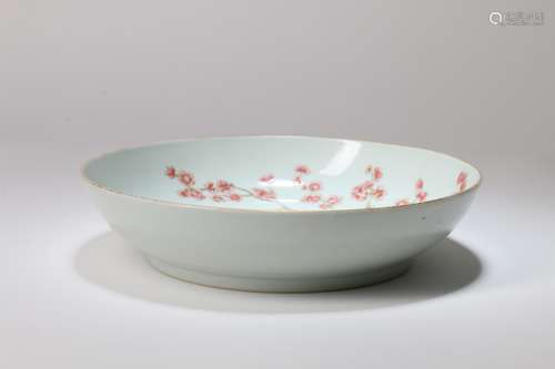 A Chinese Famille-Rose Porcelain Plate